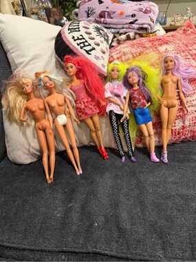 Vintage Barbie doll lot